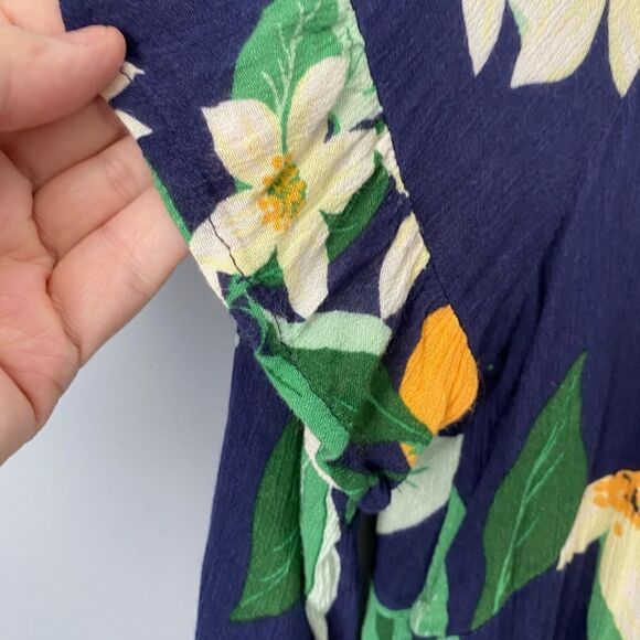 Old Navy women’s floral navy blue long sleeve Blouse /casual/business - Picture 6 of 7